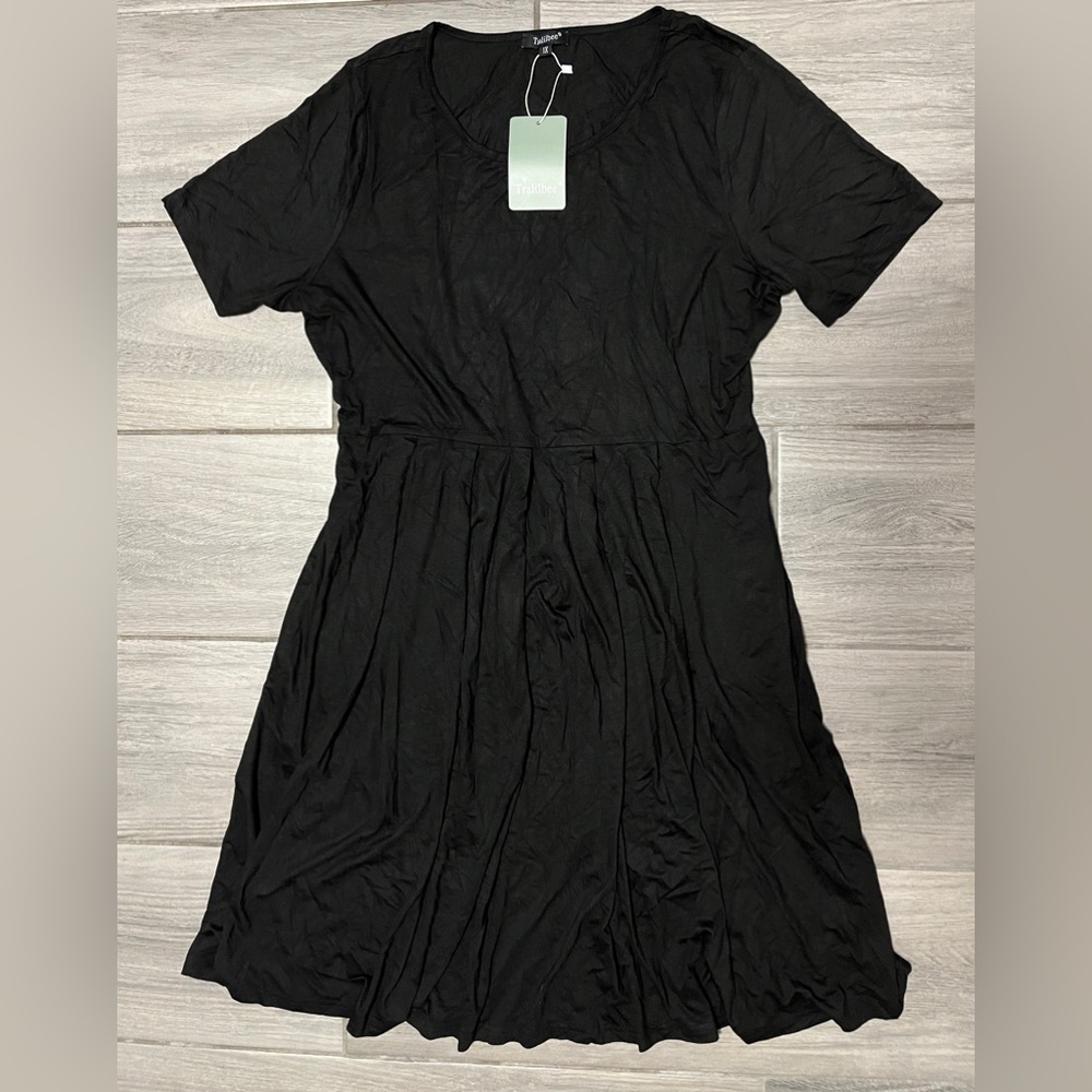 Tralilbee Women’s Black Short Sleeve Stretch Dress, size 1X